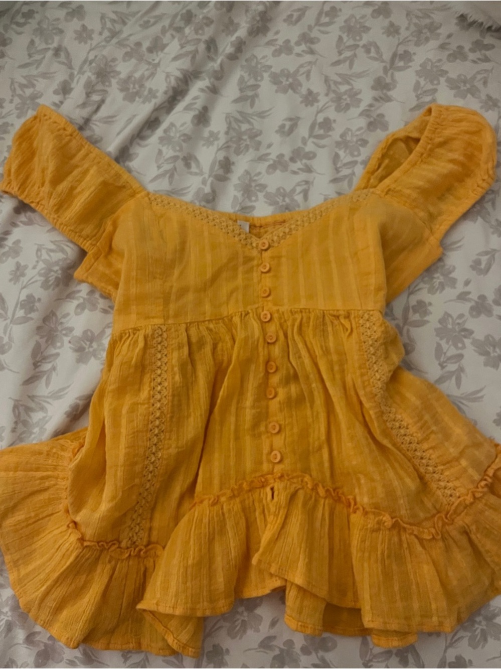 Women’s Yellow Ruffled Button-Front Peplum Top